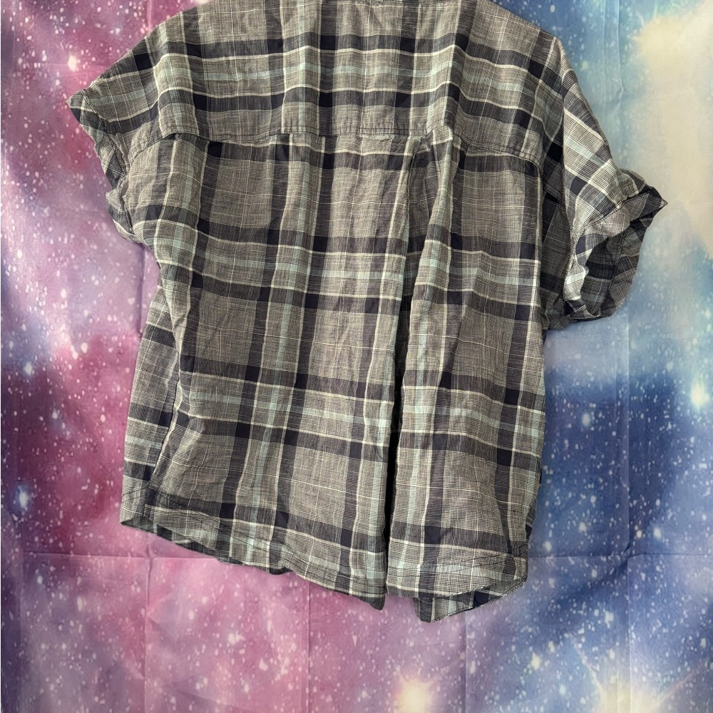 Columbia plaid short sleeve shirt 🛍 - Picture 3 of 3